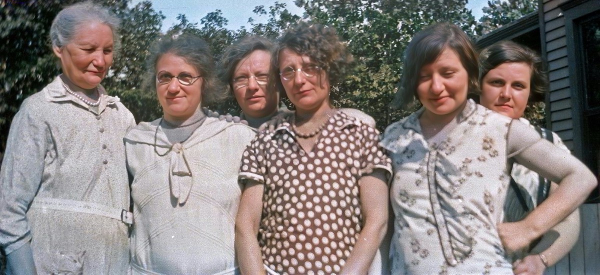 Sadie Silk Dumes with ladies